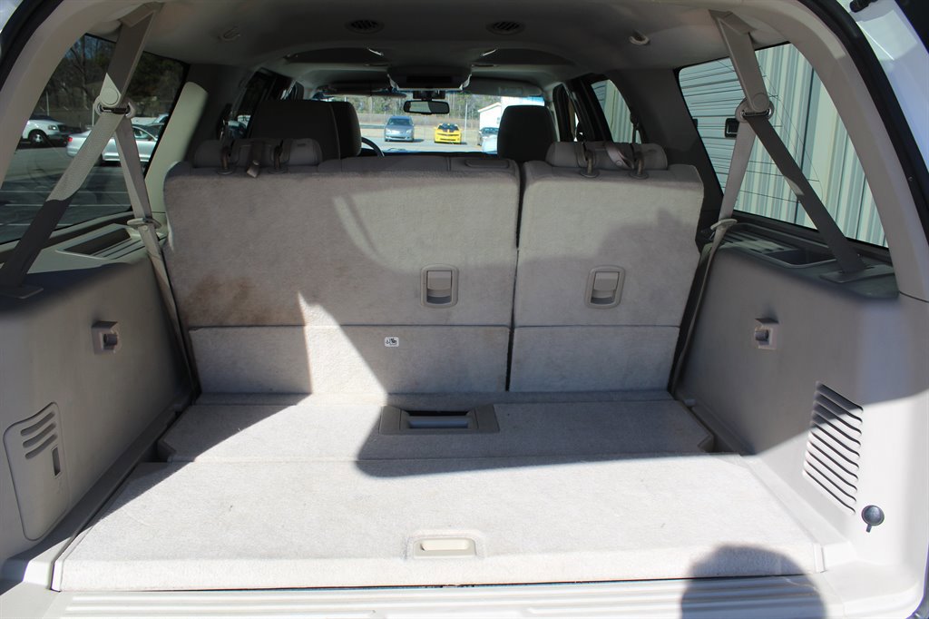 Used 2011 Ford Expedition EL XLT image 15