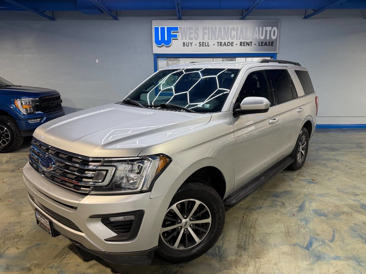 Used 2018 Ford Expedition XLT AWD/4WD image 1