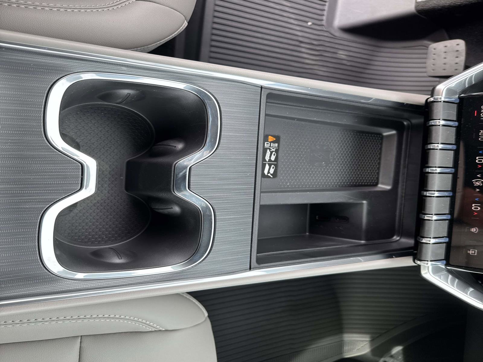 New 2026 GMC Acadia Elevation w/ Elevation Premium Package image 31