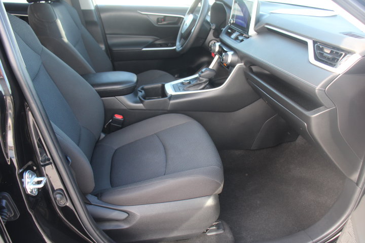 Certified 2023 Toyota RAV4 LE AWD/4WD image 19