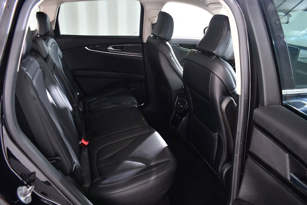 Used 2022 Lincoln Nautilus Reserve image 19