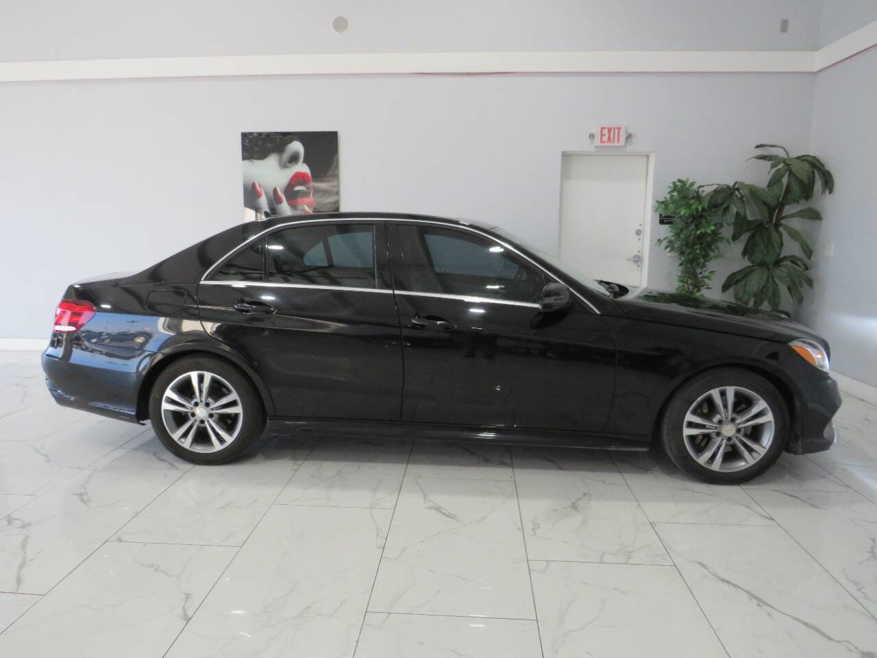 Used 2016 Mercedes-Benz E 350 Sedan w/ Premium Package image 3