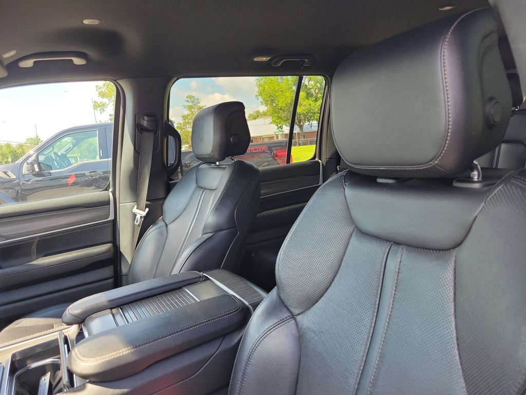 Used 2024 Jeep Wagoneer Series II RWD image 24