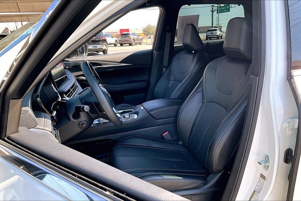 Certified 2025 INFINITI QX60 Luxe w/ Black Edition image 37