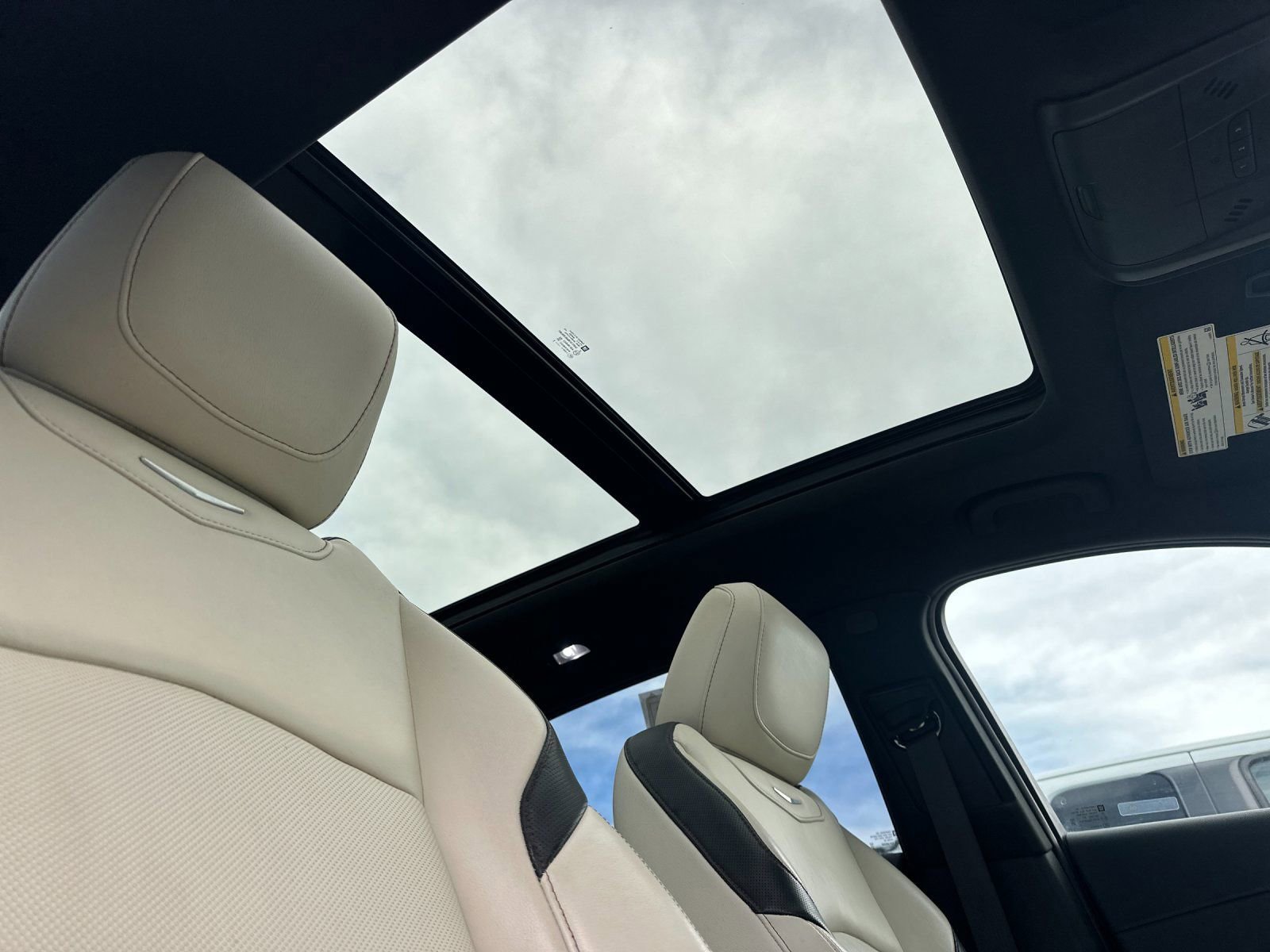 Used 2019 Cadillac XT4 Sport w/ LPO, Midnight Sport Package AWD/4WD image 18