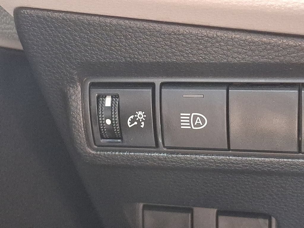Used 2023 Toyota Corolla Cross L FWD image 25