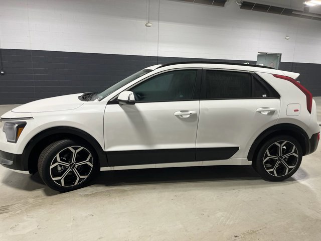 New 2025 Kia Niro EX Touring image 28