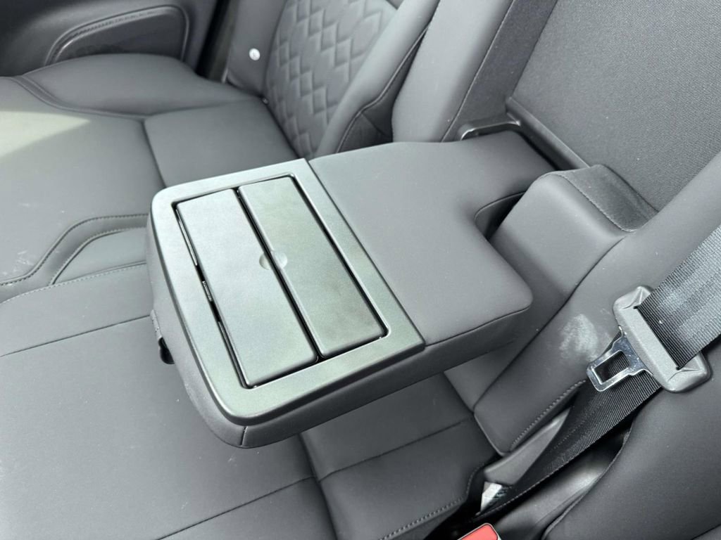 Certified 2026 Volvo XC90 B6 Plus w/ Protection Package Premier image 3
