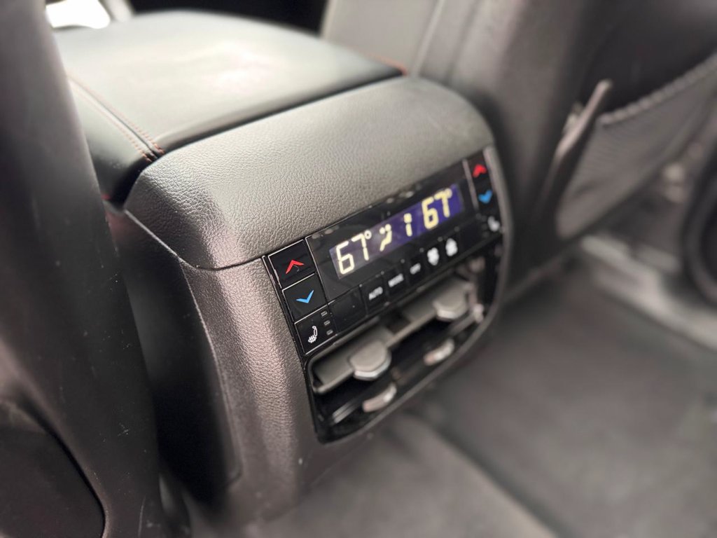 Used 2023 Jeep Grand Cherokee L Summit w/ Rear Seat Video Group I AWD/4WD image 22