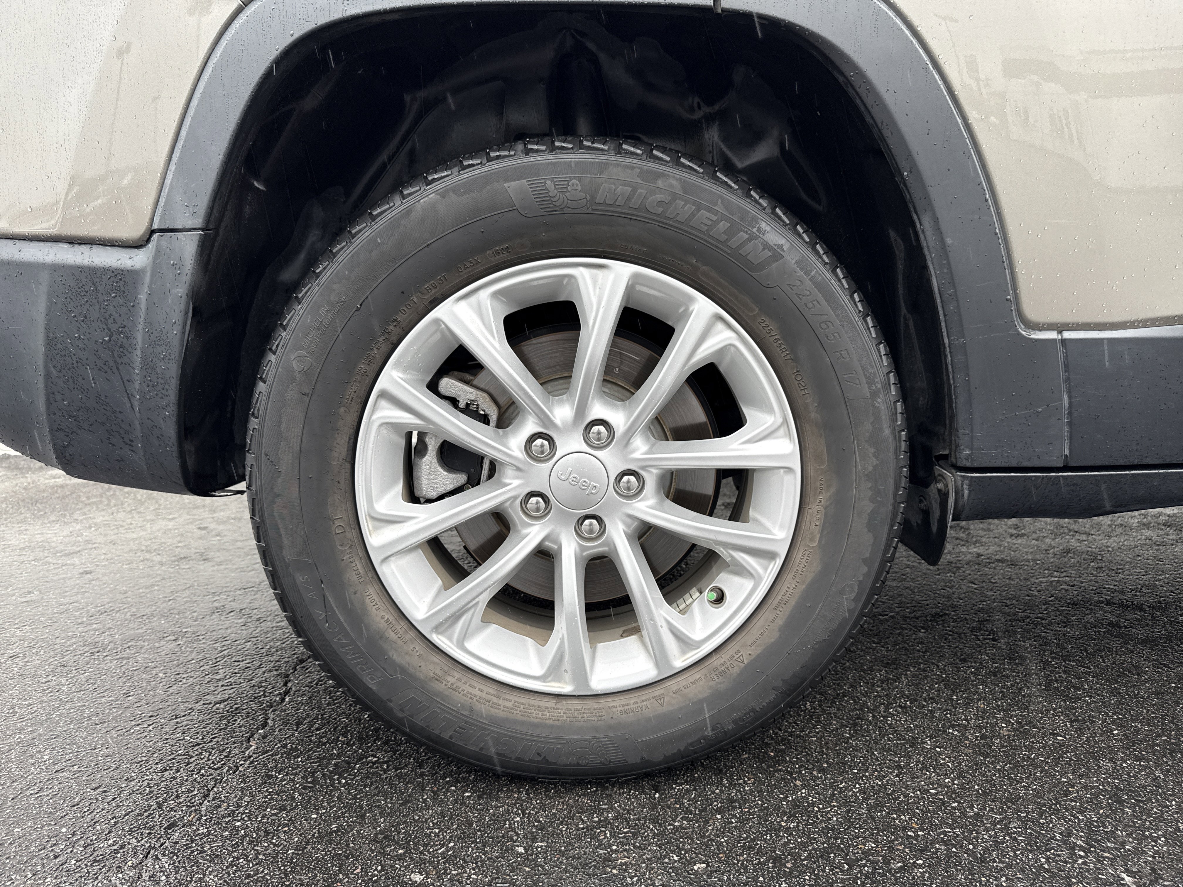 Used 2019 Jeep Cherokee Latitude w/ Popular Appearance Group image 59