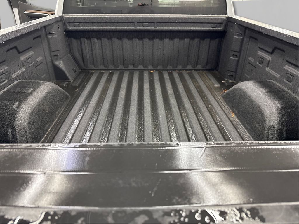 Used 2024 Chevrolet Silverado 1500 LT image 13