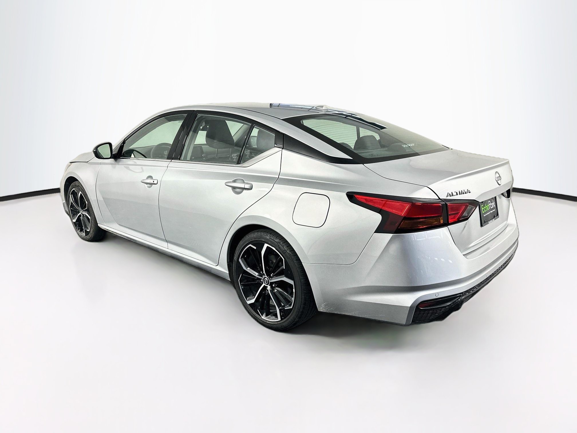 Used 2025 Nissan Altima 2.5 SR FWD image 5