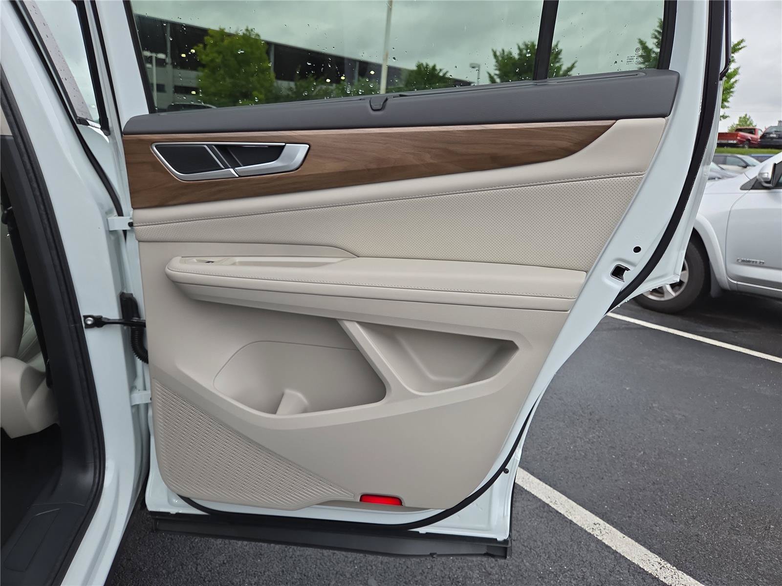 New 2026 Volkswagen Atlas SE FWD image 28