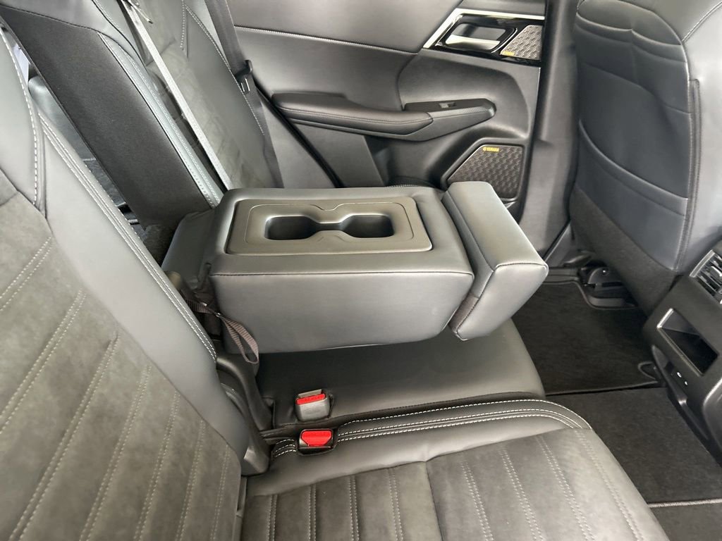 New 2026 Mitsubishi Outlander SE image 30