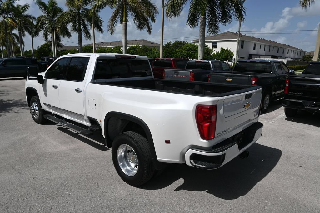 Used 2025 Chevrolet Silverado 3500 High Country w/ High Country Premium Package AWD/4WD image 8