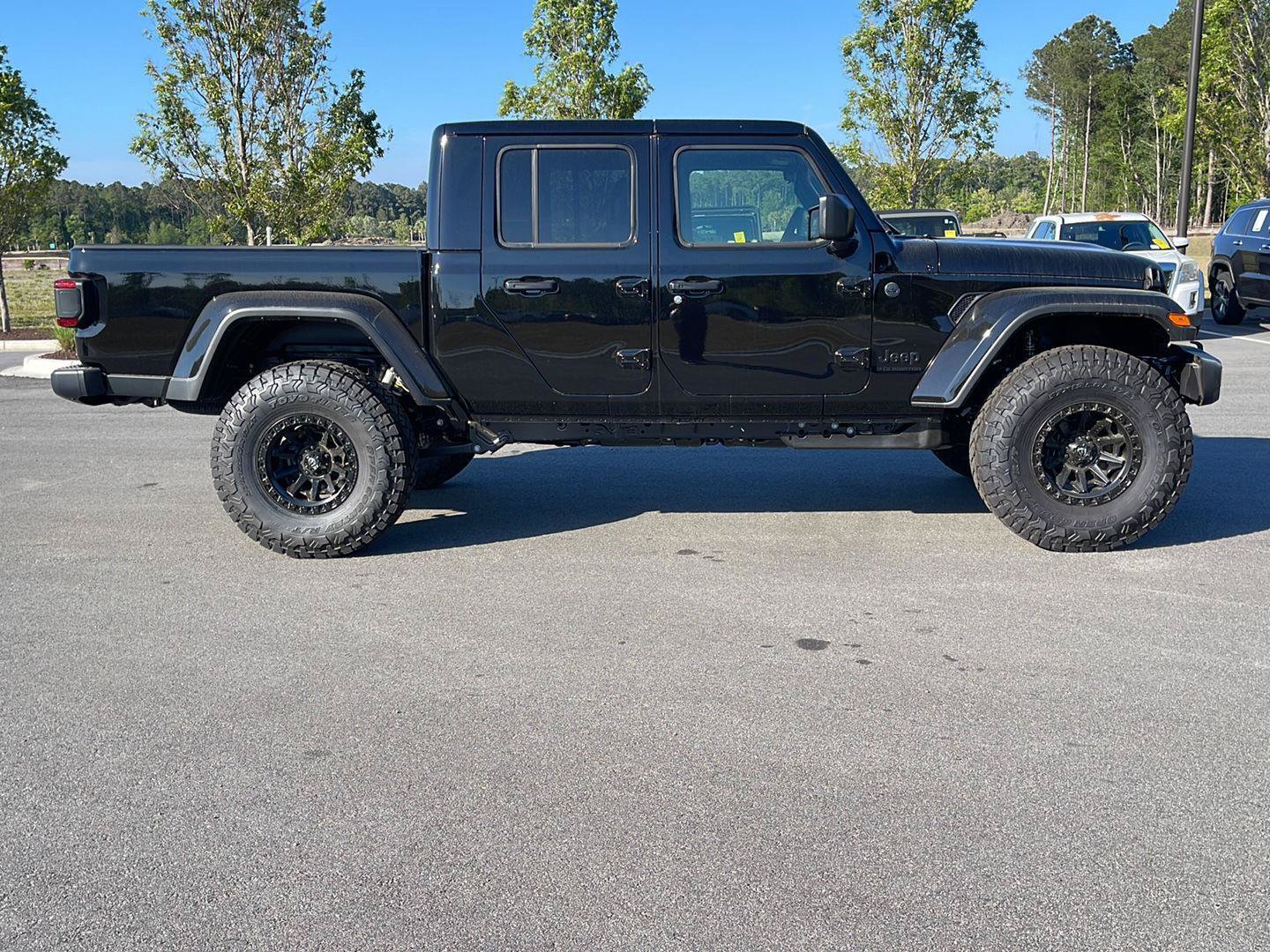 New 2026 Jeep Gladiator Sport AWD/4WD image 8