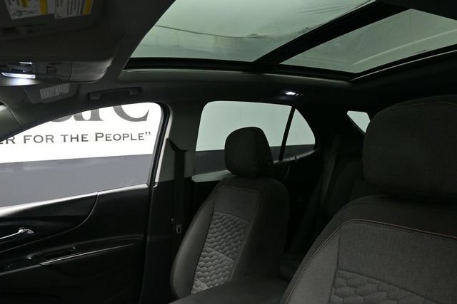 Used 2019 Chevrolet Equinox LT w/ Sun & Navigation Package AWD/4WD image 11