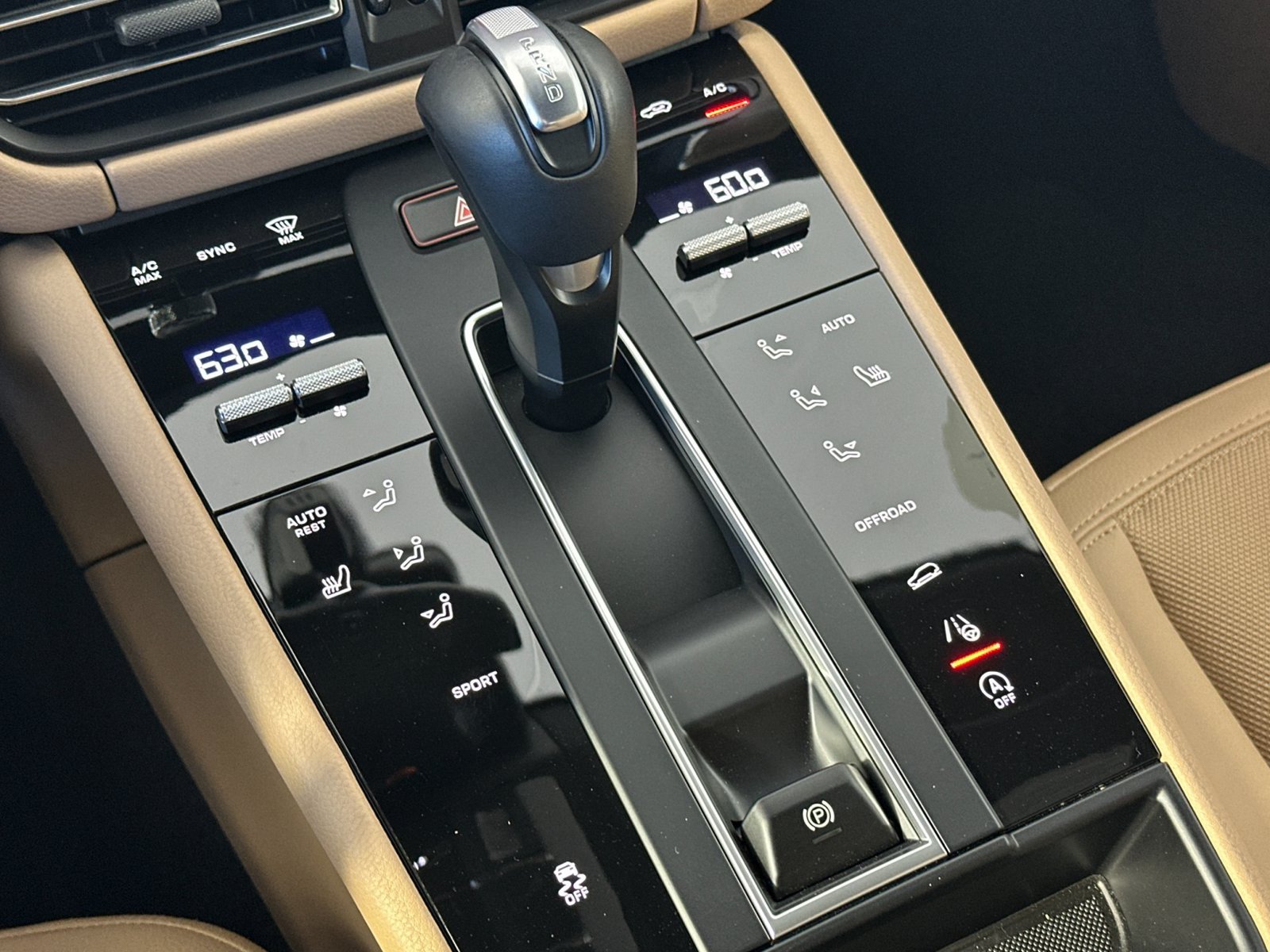 Certified 2026 Porsche Macan AWD/4WD image 24