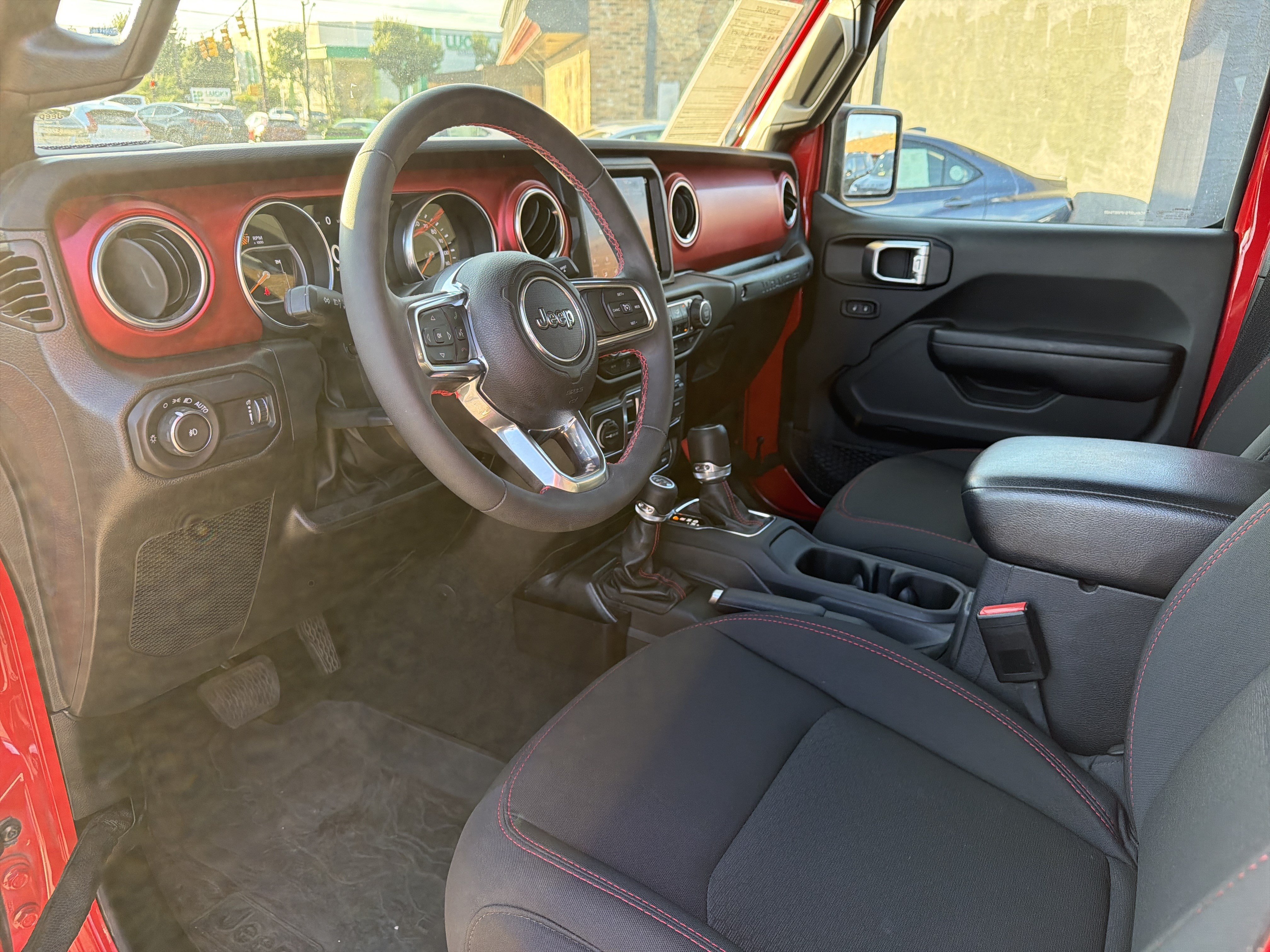 Used 2023 Jeep Wrangler Unlimited Rubicon w/ LED Lighting Group AWD/4WD image 25