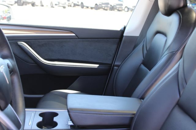 Used 2022 Tesla Model Y Long Range AWD/4WD image 25