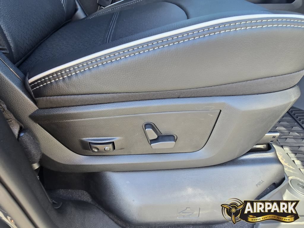 New 2026 RAM 2500 Laramie AWD/4WD image 15