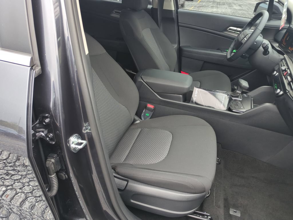 New 2026 Kia Sportage LX w/ LX Convenience Package FWD image 35