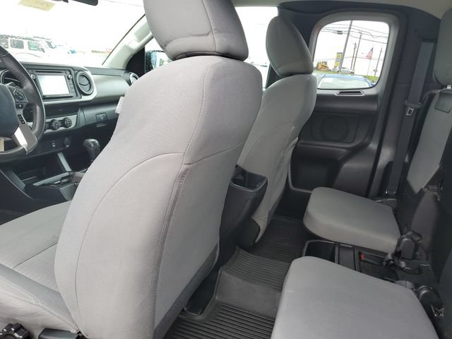 Used 2019 Toyota Tacoma SR5 w/ SR5 Appearance Package (SM) AWD/4WD image 25