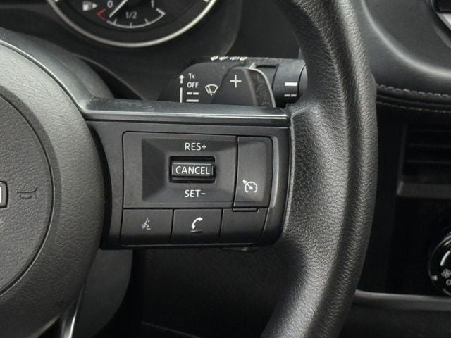 Used 2024 Nissan Rogue S AWD/4WD image 15