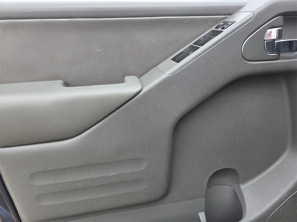 Used 2019 Nissan Frontier SL image 14