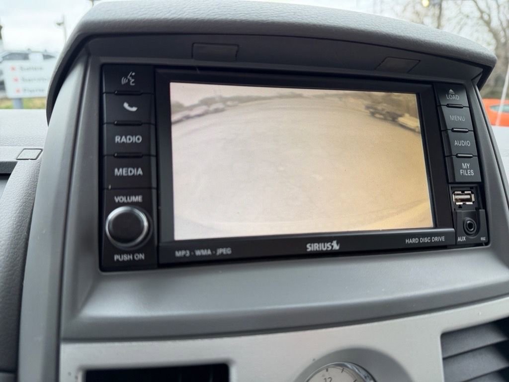 Used 2010 Chrysler Town & Country Limited image 21