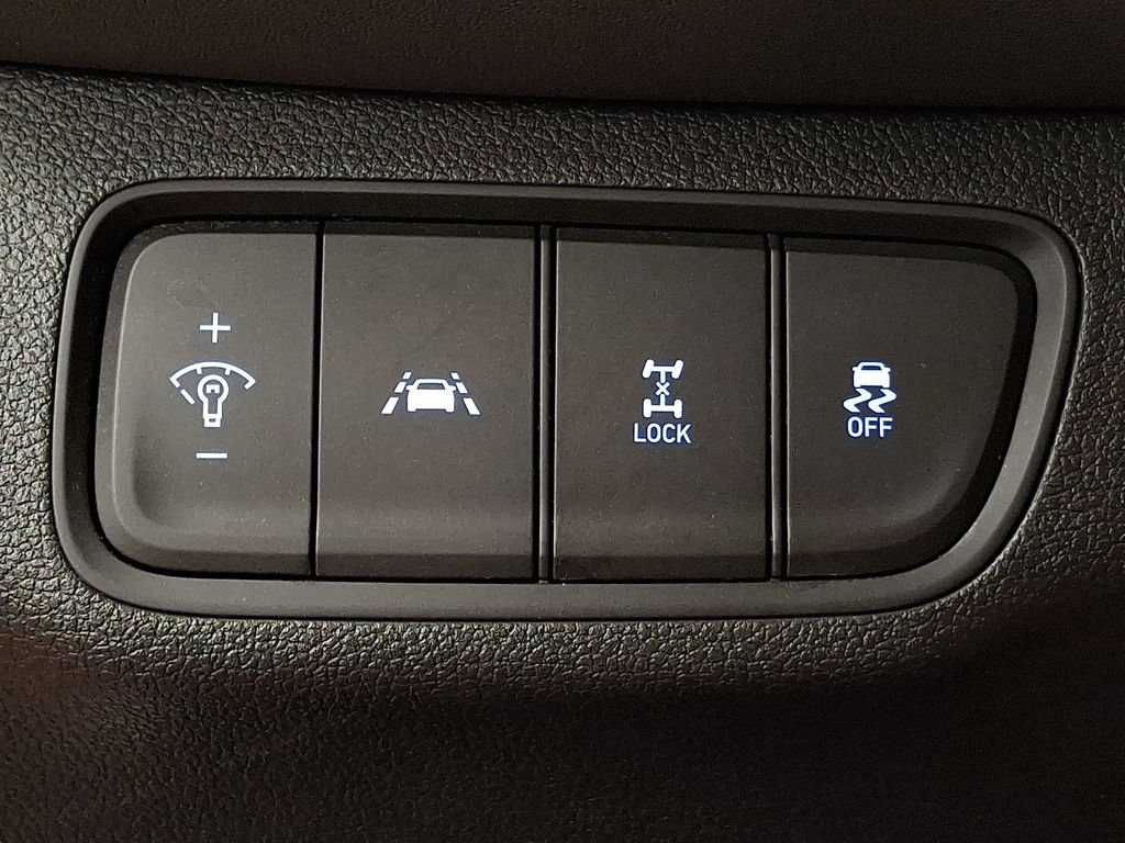 Used 2020 Hyundai Santa Fe SE AWD/4WD image 22