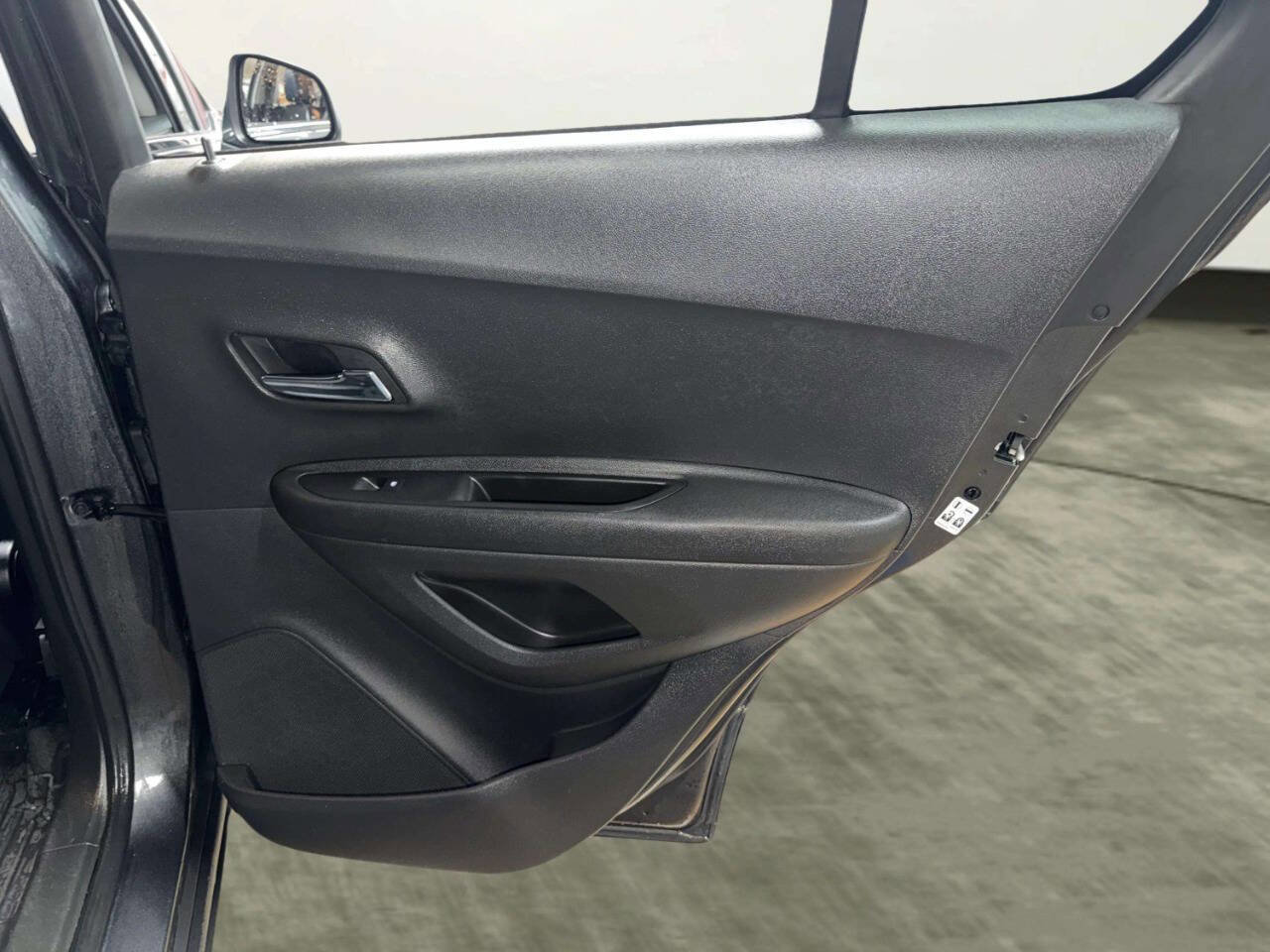 Used 2019 Chevrolet Trax LT w/ Sun & Sound Package AWD/4WD image 21