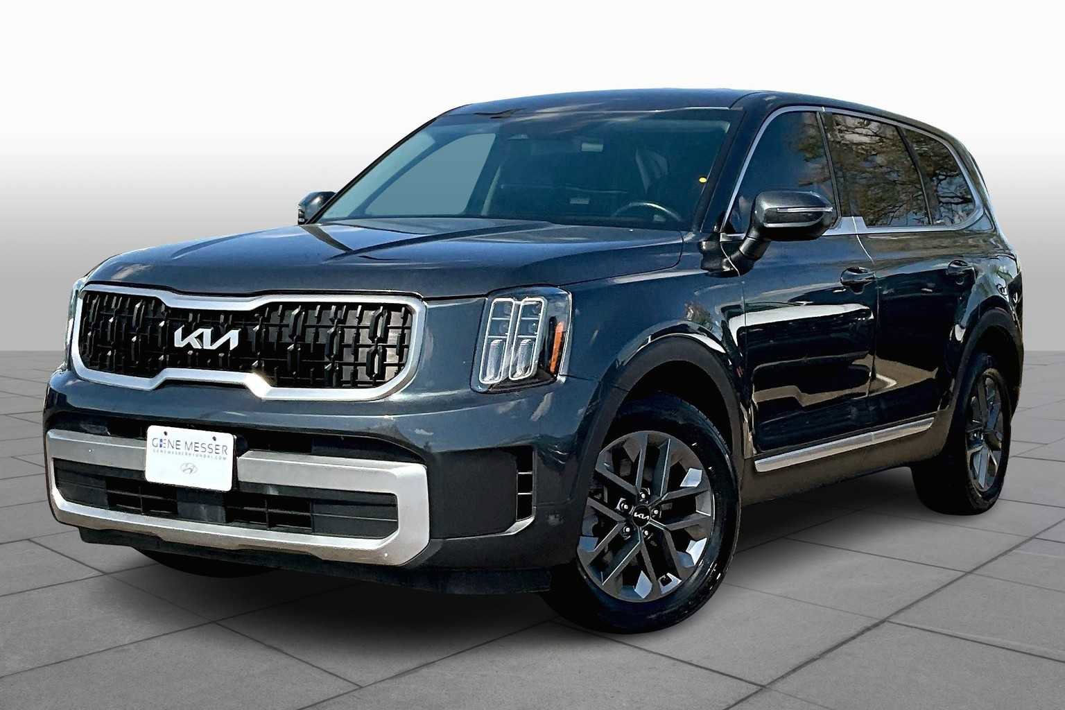 Used 2023 Kia Telluride LX image 2