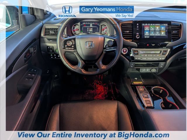 Certified 2025 Honda Passport Black Edition image 17