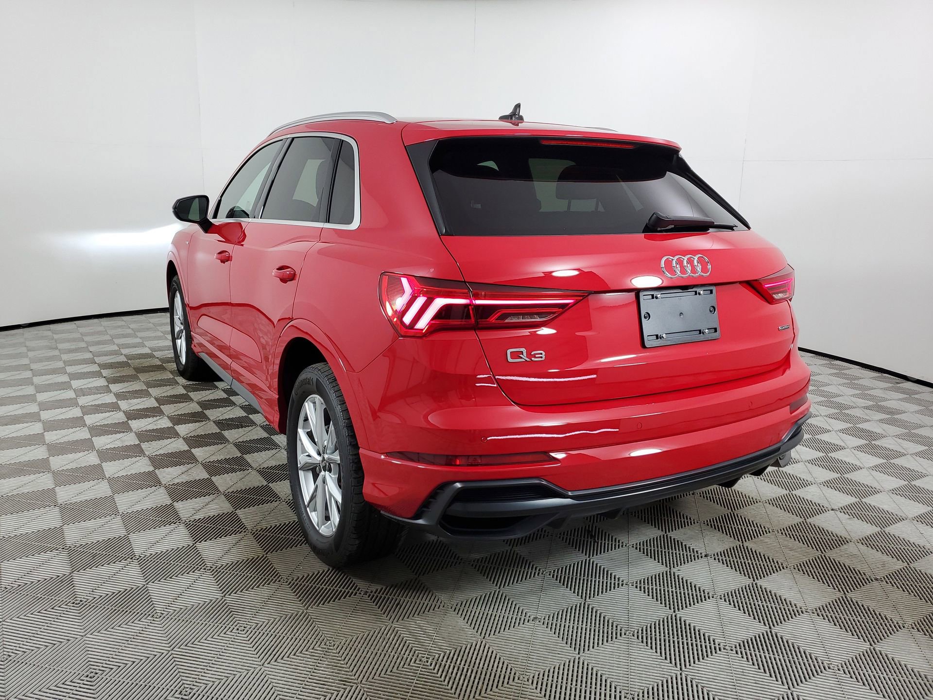 Certified 2022 Audi Q3 2.0T Premium w/ Convenience Package image 8