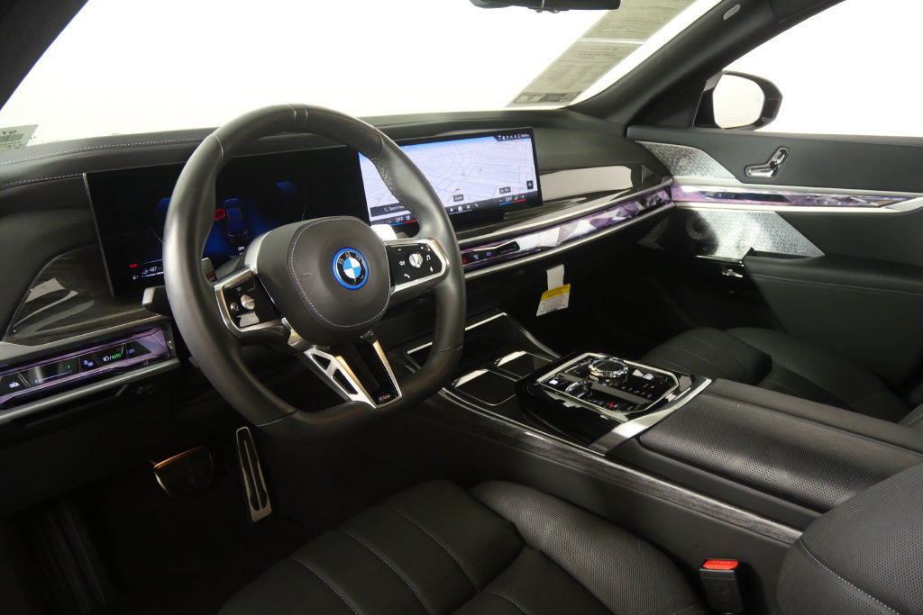 Used 2026 BMW 750e xDrive w/ Executive Package AWD/4WD image 13