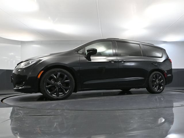 Used 2019 Chrysler Pacifica Touring-L Plus w/ Advanced Safetytec Group FWD image 65