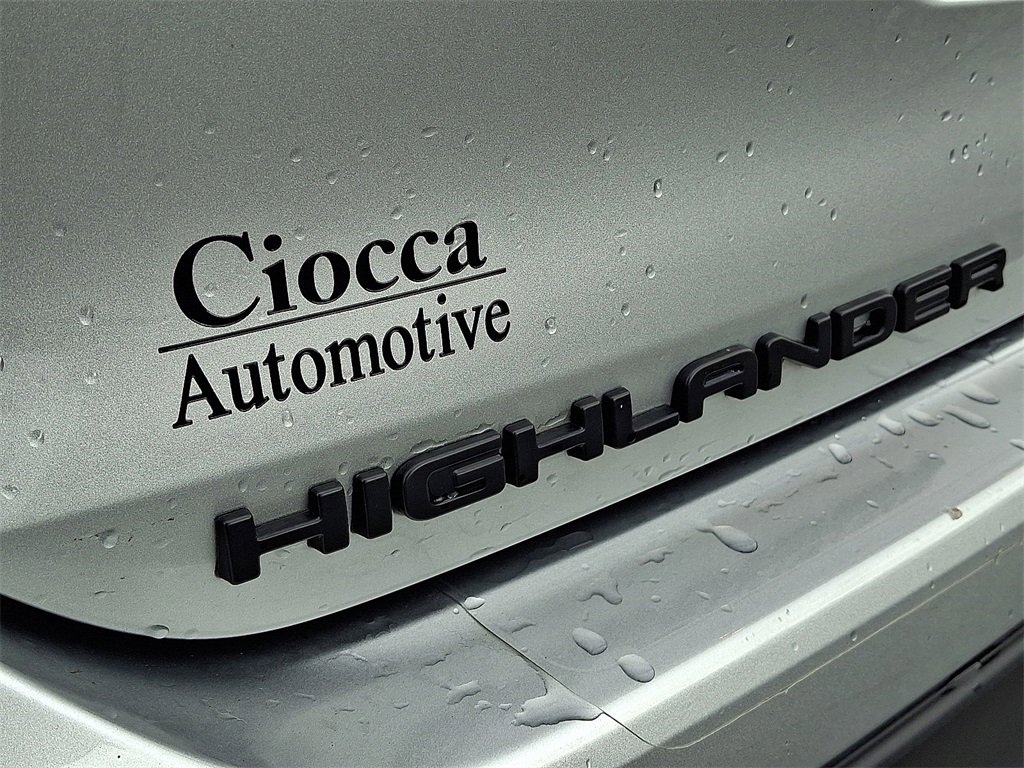 Used 2023 Toyota Highlander XSE image 32