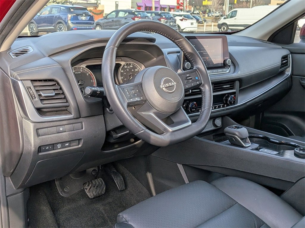Used 2024 Nissan Rogue SV w/ SV Premium Package image 10