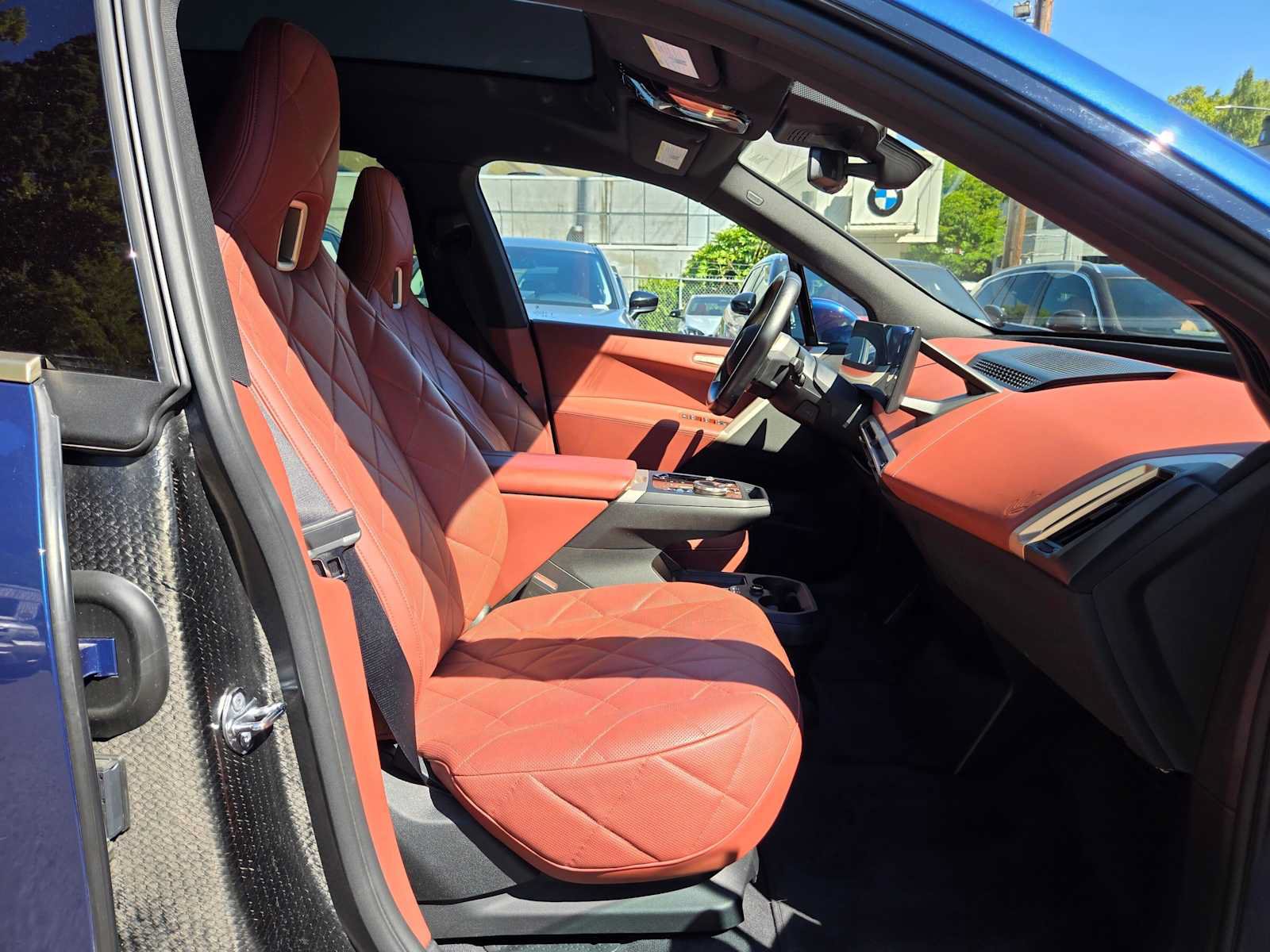 Used 2024 BMW iX xDrive50 w/ Premium Package AWD/4WD image 11