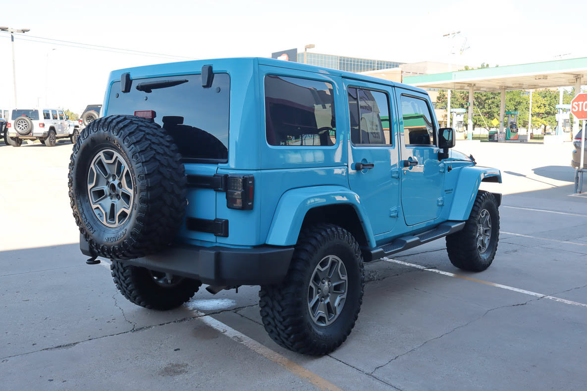 Used 2017 Jeep Wrangler Unlimited Rubicon w/ Connectivity Group AWD/4WD image 5
