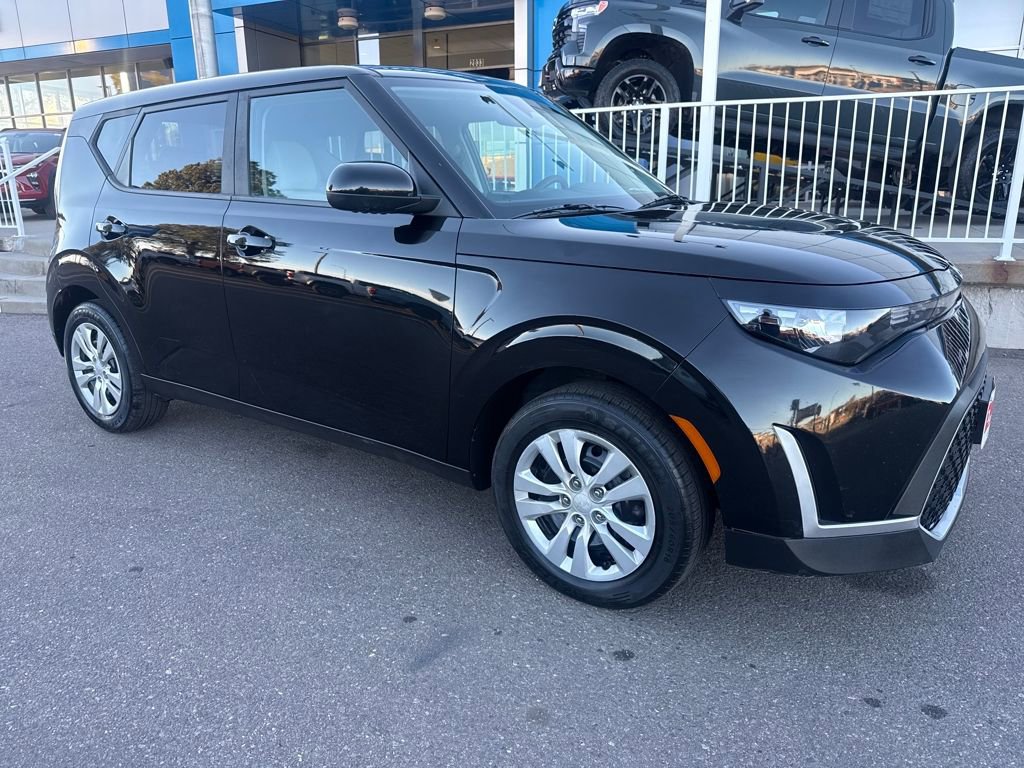 Used 2023 Kia Soul LX image 7