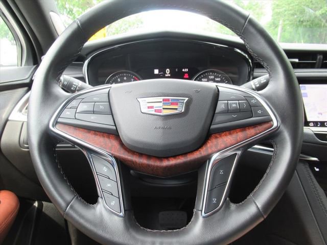Used 2023 Cadillac XT5 Premium Luxury w/ Technology Package FWD image 21