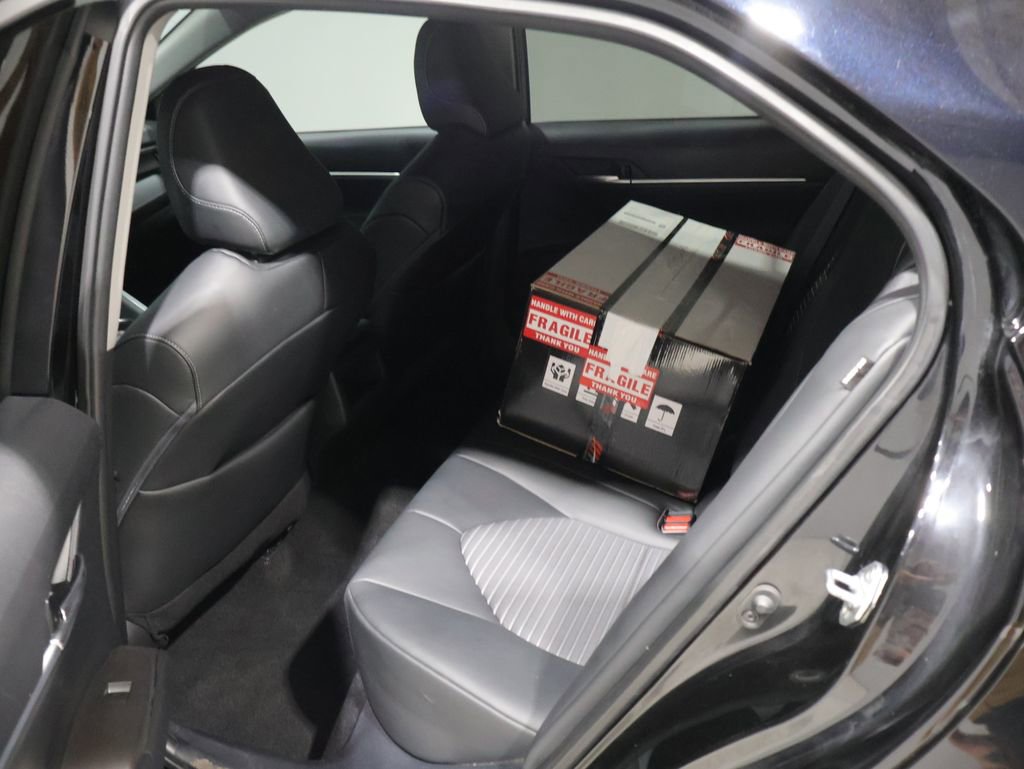Used 2022 Toyota Camry SE w/ Carpet Mat Package (TMS) AWD/4WD image 17