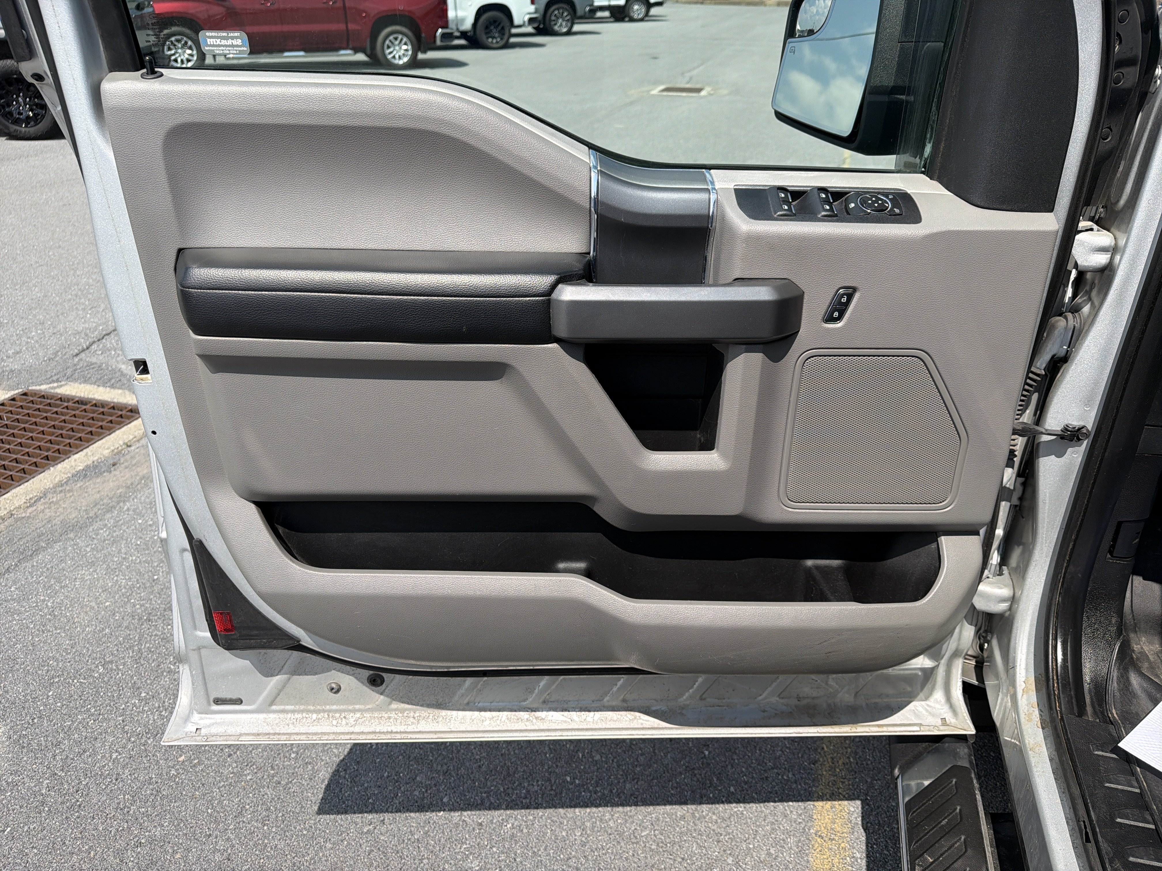 Used 2016 Ford F150 XLT w/ Equipment Group 302A Luxury AWD/4WD image 18