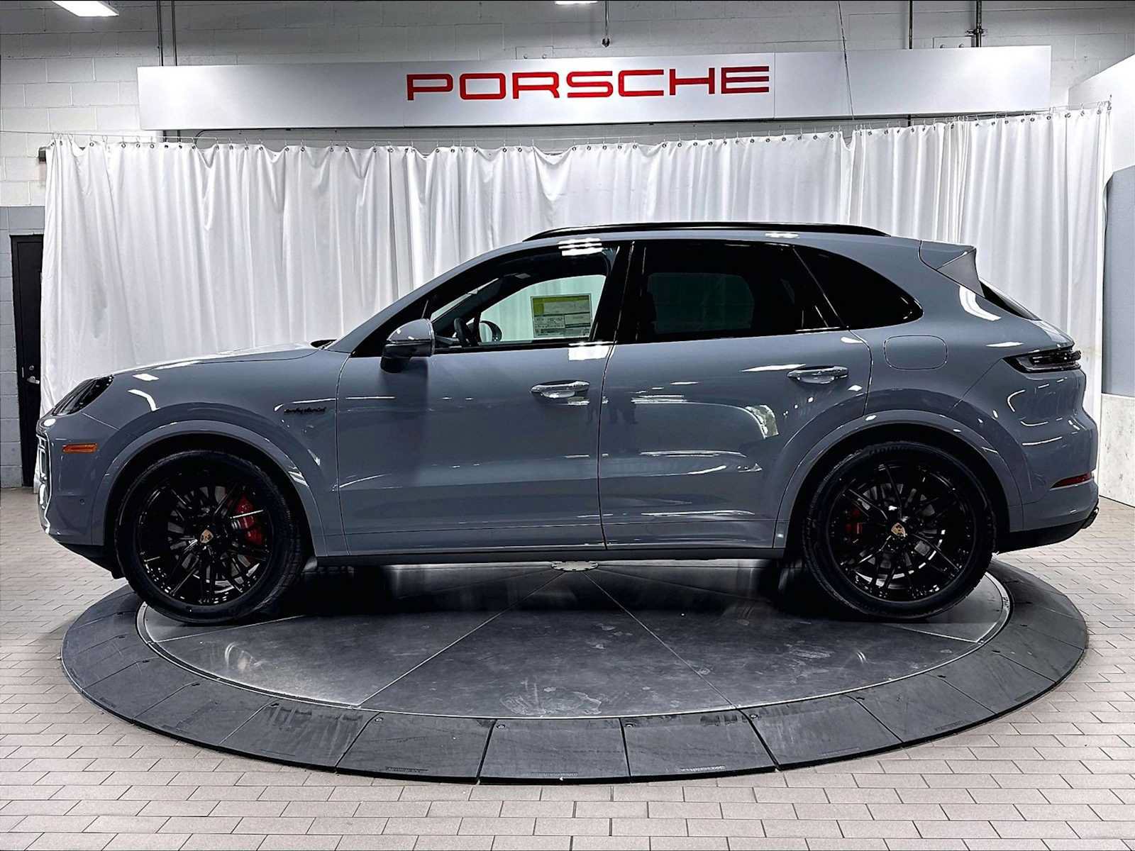 New 2026 Porsche Cayenne S AWD/4WD image 2