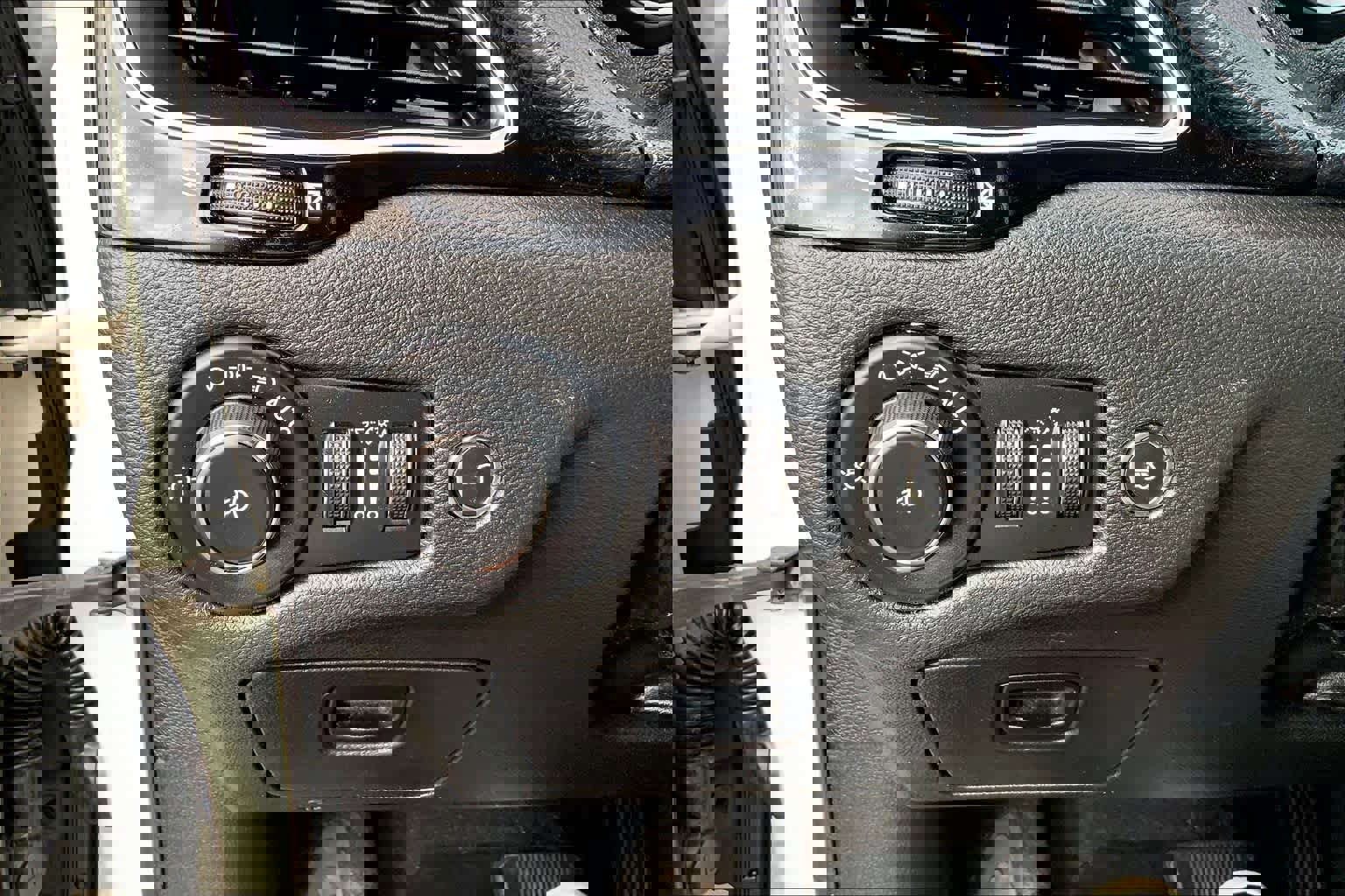 Used 2019 Jeep Cherokee Latitude Plus image 29