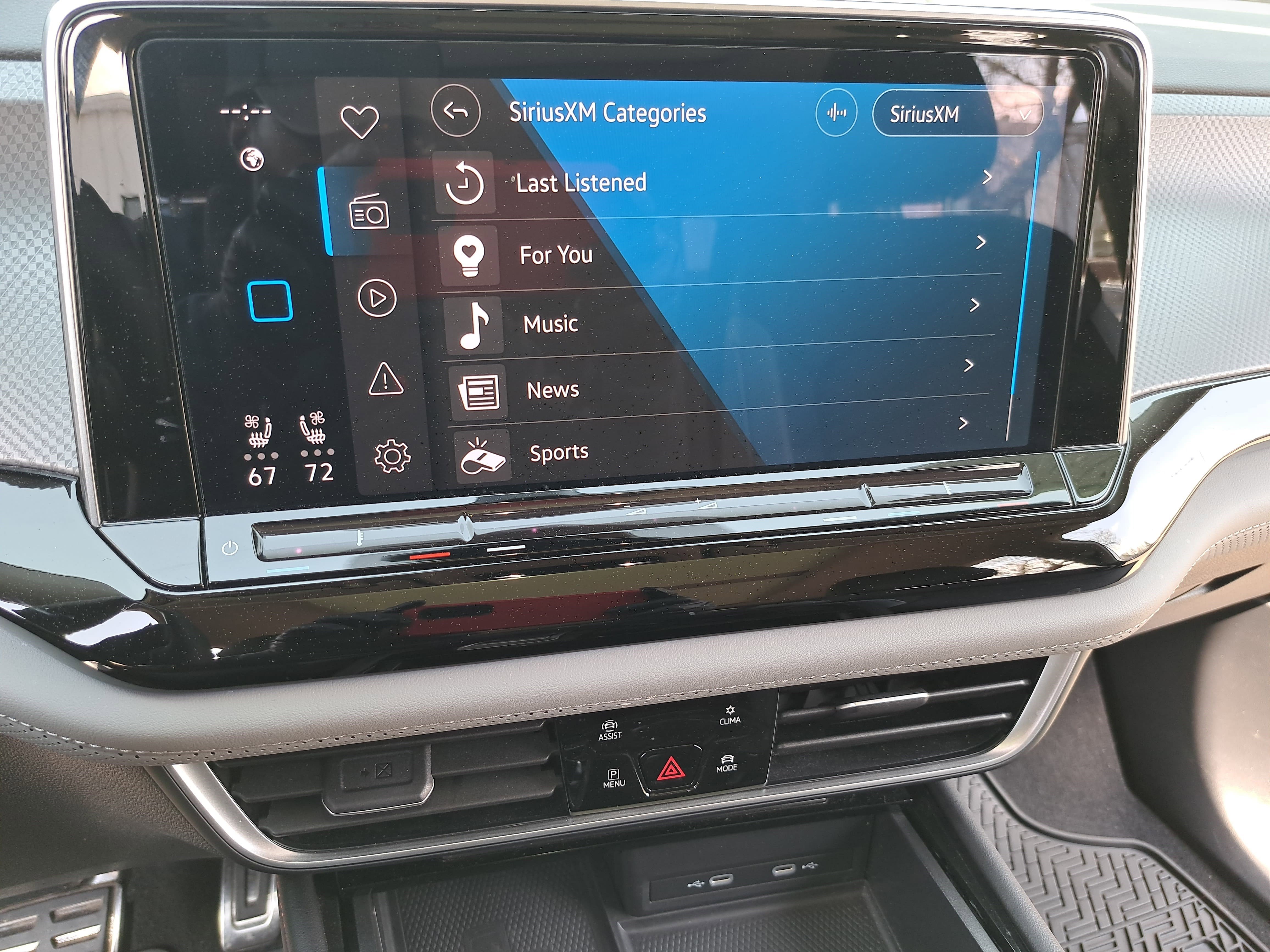 Used 2024 Volkswagen Atlas Peak Edition SE image 22