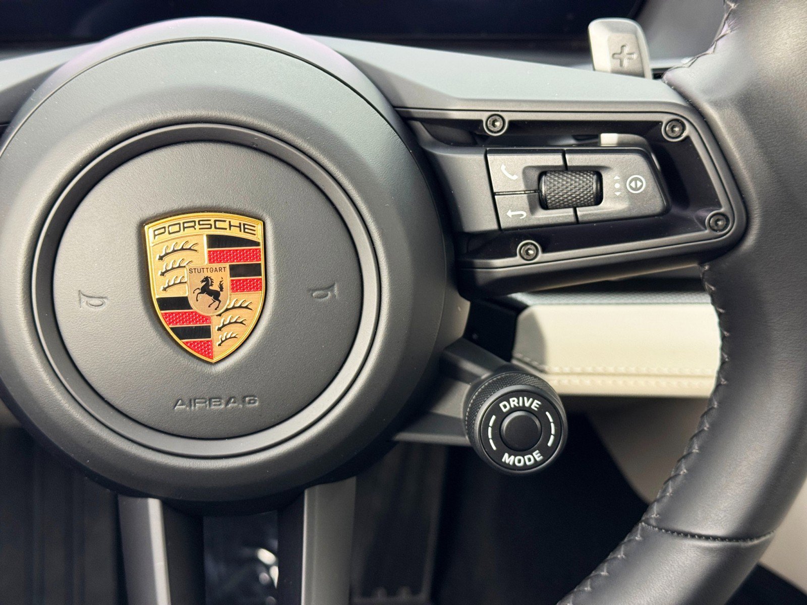 Used 2025 Porsche Panamera 4S w/ Premium Package image 22