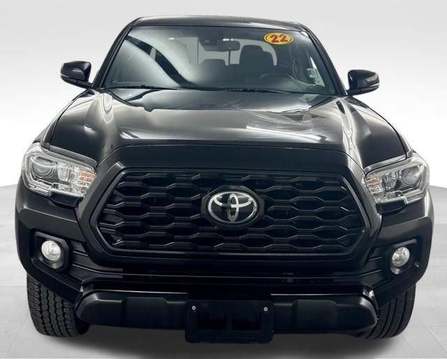 Used 2022 Toyota Tacoma TRD Off-Road RWD image 3